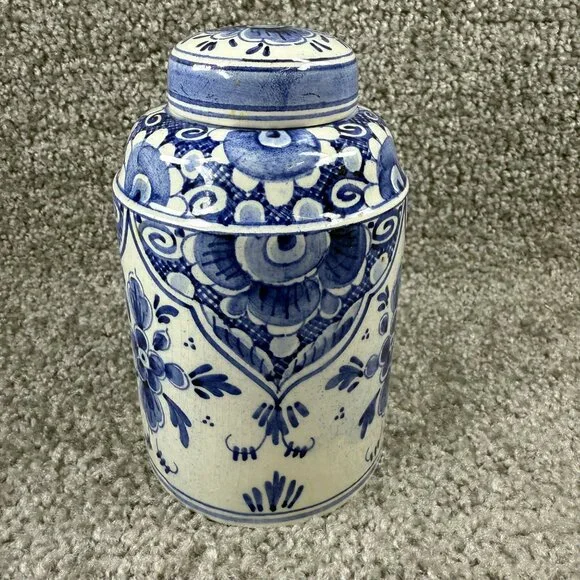 Ginger Jar Blue White Delft DP Pottery 13 B.W. Hand Painted Floral Vase with Lid - Picture 13 of 16